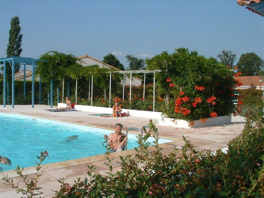 Отель Lagrange Classic Le Clos Des Chenes Ле-Мат Экстерьер фото